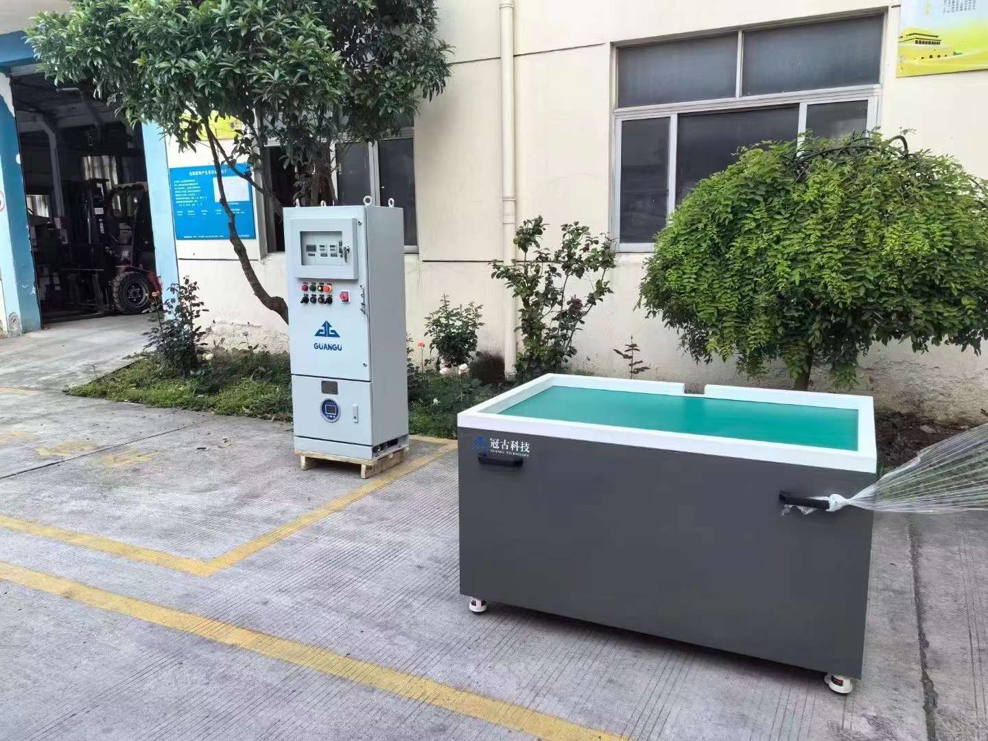 磁力去毛刺機(jī)助力國(guó)產(chǎn)大飛機(jī)金屬零件加工，提升制造業(yè)核心競(jìng)爭(zhēng)力
